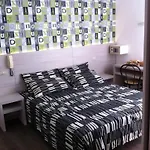 Ave Hotel