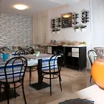 Ave Hotel 2*