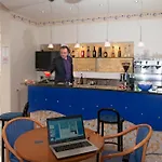 Ave Hotel