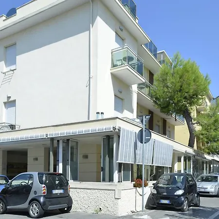 Hotel Ave 2*