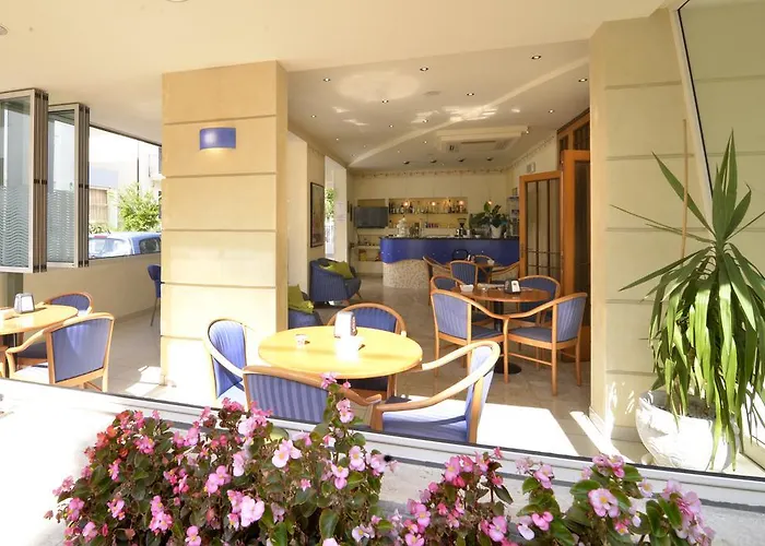 Ave Hotel