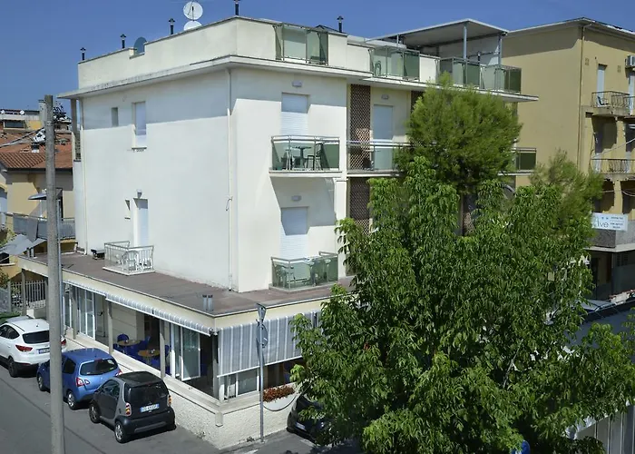 Ave Hotel