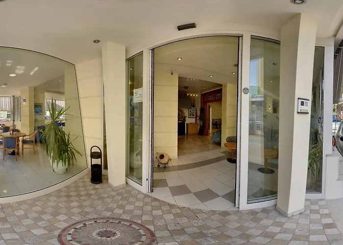 Ave Hotel