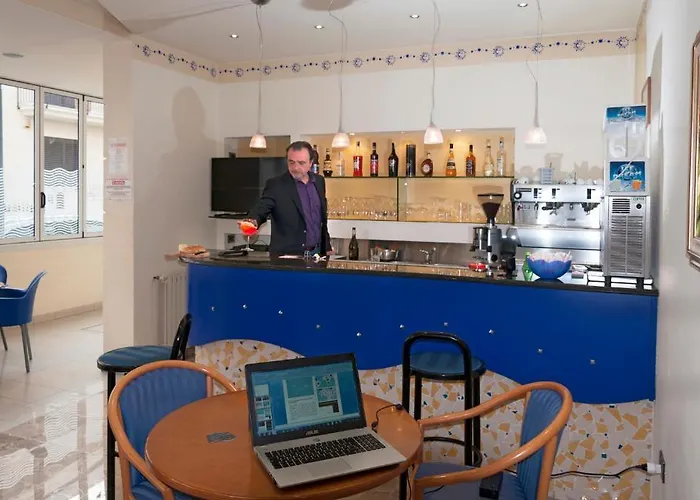 Ave Hotel