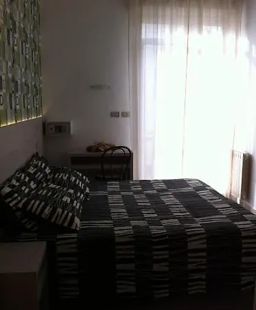 Szálloda Ave 2*
